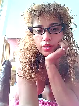 Vikyvoyeur online show from November 17, 7:52 pm