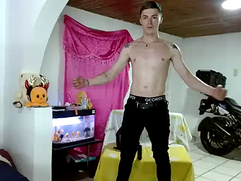 Snapshot of Ken_bigcock77 chatting on September 11, 3:17 am Ken bigcock77 online show from September 11, 3:17 am