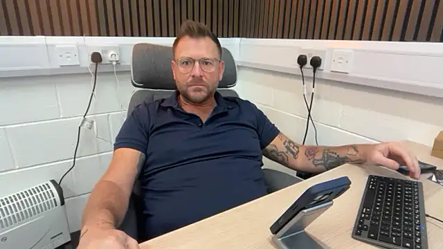 bilf1978 online show from March 12, 7:36 am