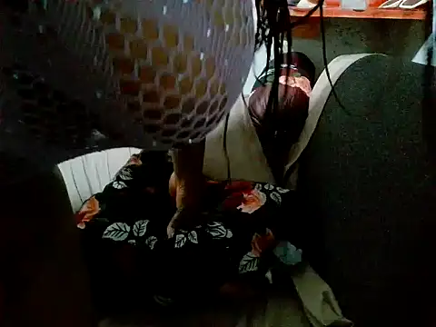 Snapshot of bustydivaxx21 chatting on September 26, 11:20 pm bustydivaxx21 online show from September 26, 11:20 pm