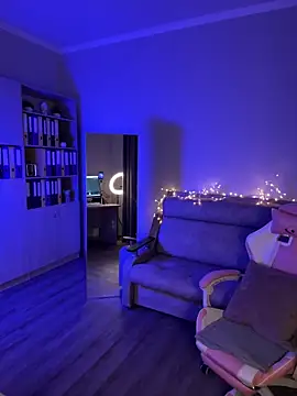 bigJuicyPussy online show from April 4, 1:30 pm