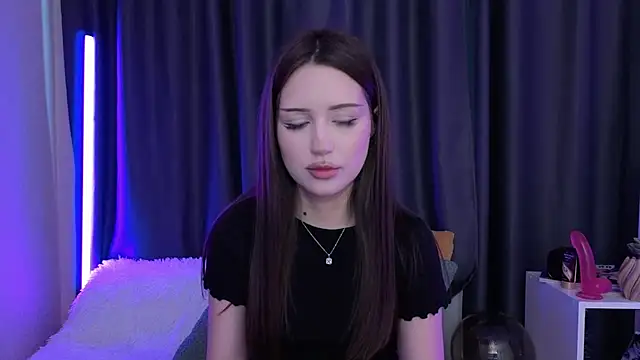 Snapshot of BlackEyesGirl chatting on June 10, 6:45 am BlackEyesGirl online show from June 10, 6:45 am