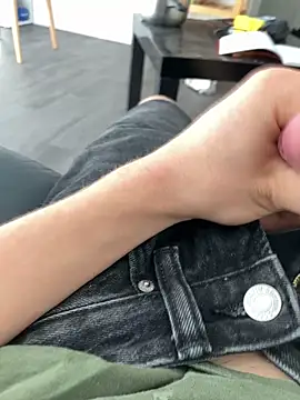 Loulou 2007 online show from October 1, 8:31 am