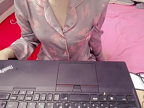 Lamoon 2k online show from November 4, 6:45 am