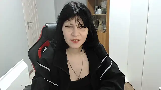 TinaQuiin online show from November 29, 8:50 am