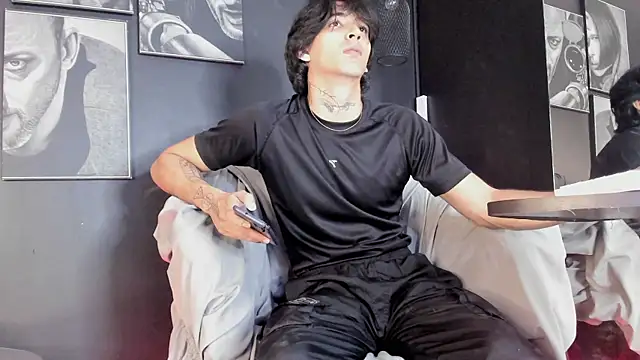 jett savage online show from November 21, 4:33 am