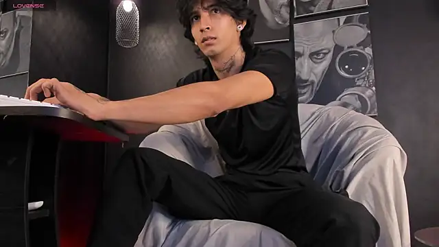 jett savage online show from December 3, 2:15 pm