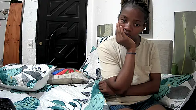 CandyNaynay online show from October 5, 6:06 pm