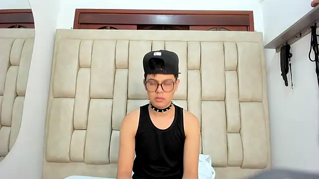 Felipe Cold online show from November 23, 2:44 am