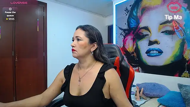 Snapshot of noelia_milf19 chatting on July 5, 10:06 pm noelia milf19 online show from July 5, 10:06 pm