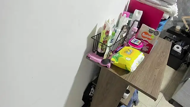 crystaldarliing online show from February 19, 4:03 pm