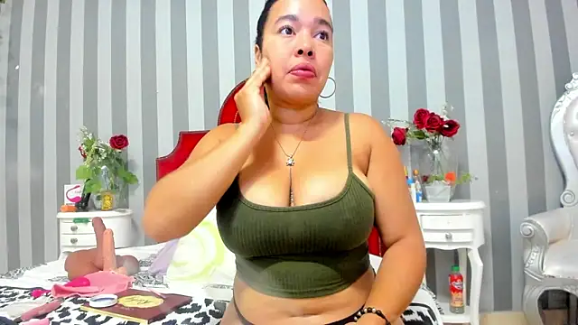 Salomee hernandez online show from December 16, 12:43 pm