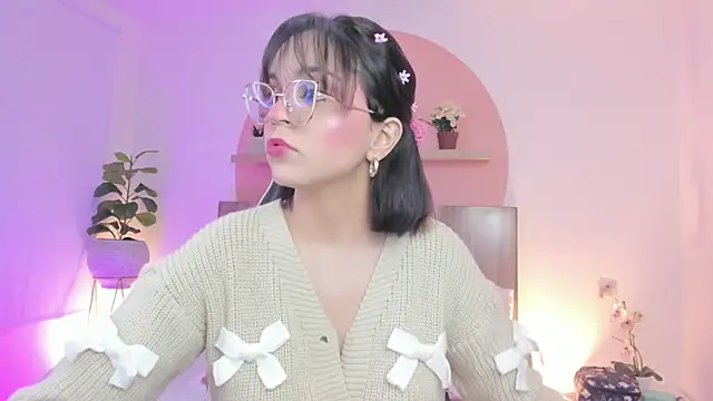 Clara Luu online show from April 12, 3:00 am