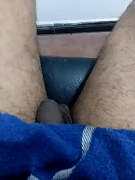 ceyloanboy online show from May 13, 9:33 pm