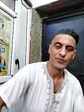 Snapshot of Mahdidido45 chatting on June 24, 8:08 pm Mahdidido45 online show from June 24, 8:08 pm