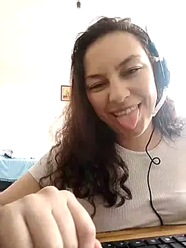 Snapshot of AlanaDesire chatting on September 13, 3:56 pm AlanaDesire online show from September 13, 3:56 pm