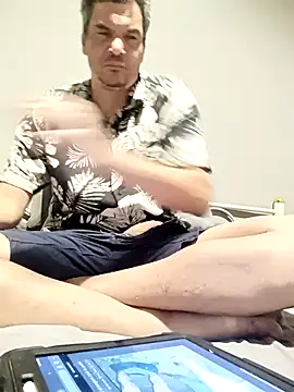 twitshe online show from January 10, 7:37 pm