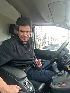 twitshe online show from February 18, 3:30 pm