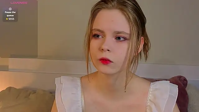 JulietteRain online show from March 22, 6:11 pm