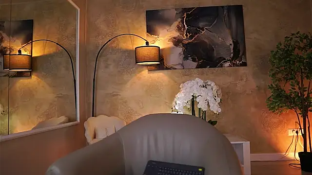 EllieRedd online show from November 23, 5:18 am