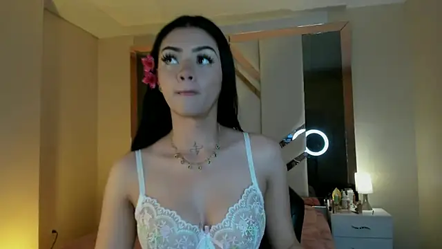 Snapshot of EmmaStonns chatting on November 10, 2:05 pm EmmaStonns online show from November 10, 2:05 pm