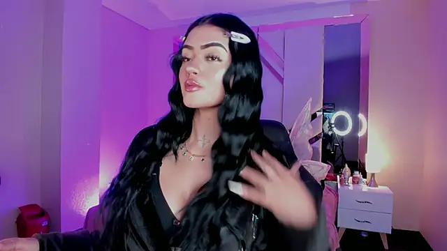 Snapshot of EmmaStonns chatting on November 12, 1:44 pm EmmaStonns online show from November 12, 1:44 pm