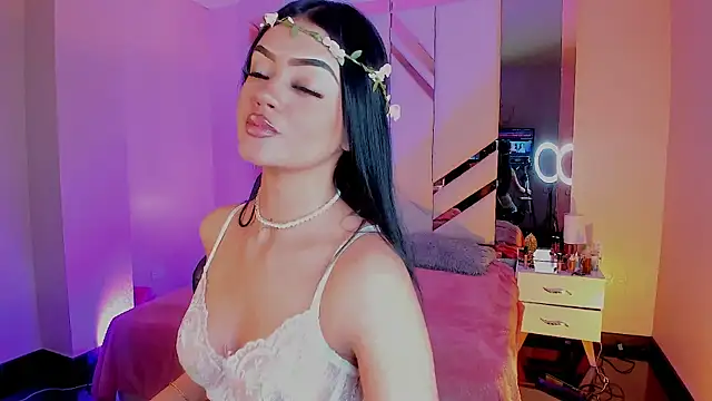 Snapshot of EmmaStonns chatting on November 20, 12:05 pm EmmaStonns online show from November 20, 12:05 pm