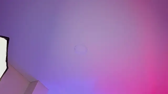 Snapshot of EmmaStonns chatting on November 22, 12:31 am EmmaStonns online show from November 22, 12:31 am