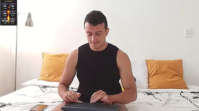 Snapshot of Ryam_Coast chatting on November 11, 1:44 pm Ryam Coast online show from November 11, 1:44 pm