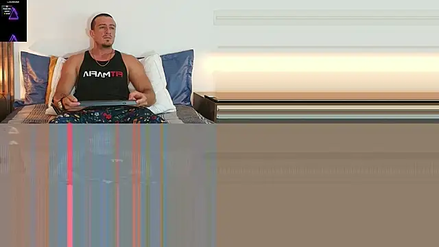 Snapshot of Ryam_Coast chatting on February 12, 1:44 am Ryam Coast online show from February 12, 1:44 am