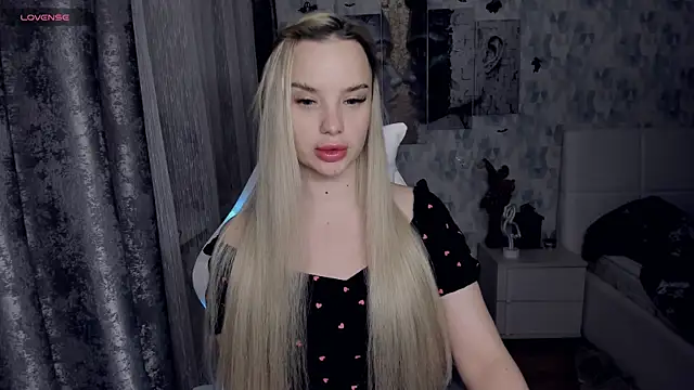 KiraKrox online show from December 17, 10:05 pm