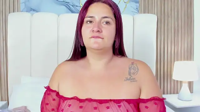 Victoria Guzman online show from March 5, 5:20 pm