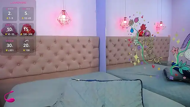 tiiny emilly online show from October 1, 9:32 pm