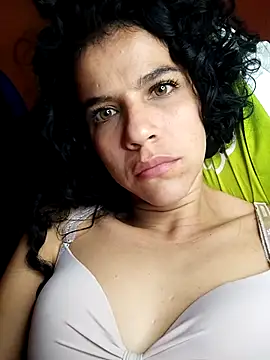 lucerocutte online show from March 31, 6:25 am