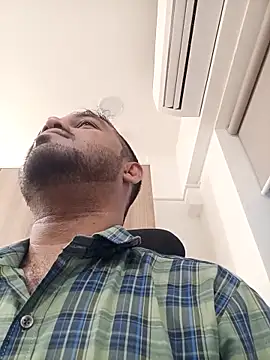 VJ17 online show from April 8, 5:18 am