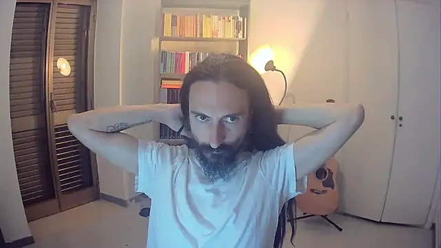 Snapshot of Mrkurt86 chatting on October 25, 5:19 pm Mrkurt86 online show from October 25, 5:19 pm