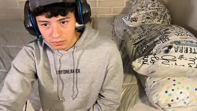 feeelipe2007 online show from February 15, 7:21 pm