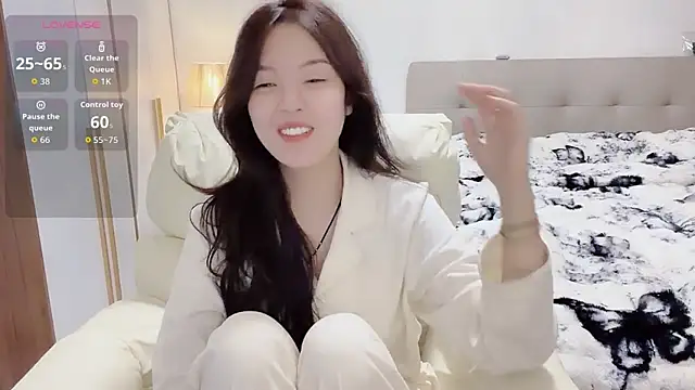 T-LL77- online show from February 10, 6:23 pm