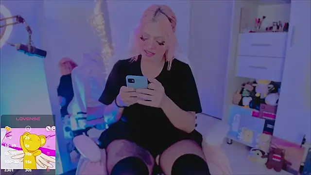 amywilld online show from March 16, 5:35 am