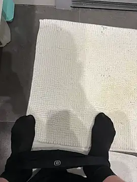 Snapshot of myPriority01 chatting on October 30, 5:46 pm myPriority01 online show from October 30, 5:46 pm