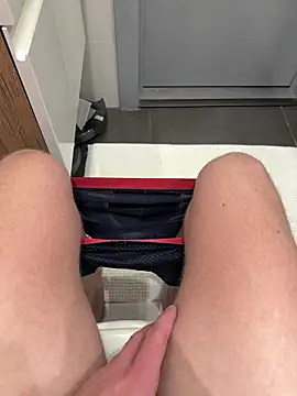 Snapshot of myPriority01 chatting on February 5, 5:50 pm myPriority01 online show from February 5, 5:50 pm