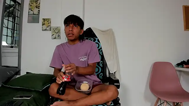 tyler twink boy online show from March 23, 1:37 pm