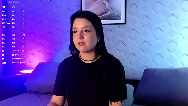 CrimsonBella online show from November 10, 7:02 pm