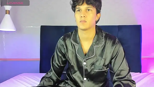 Leo Savage  online show from November 11, 4:01 am