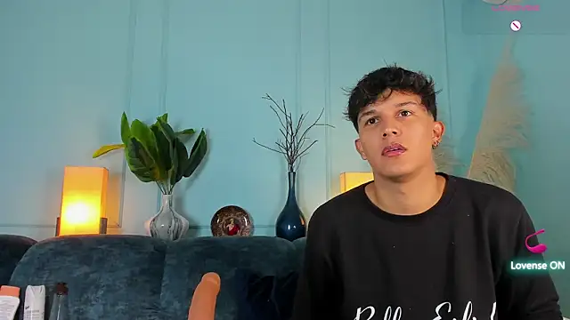 Leo Savage  online show from February 25, 2:54 am