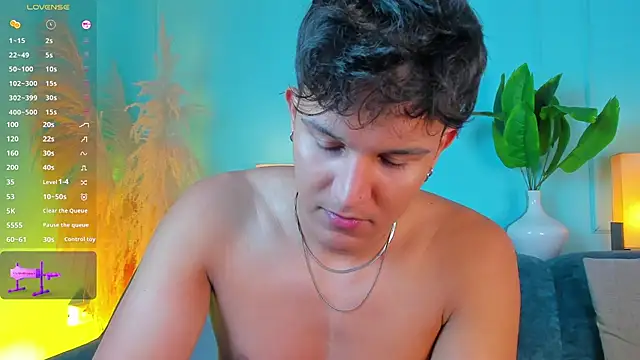 Leo Savage  online show from April 6, 4:21 am