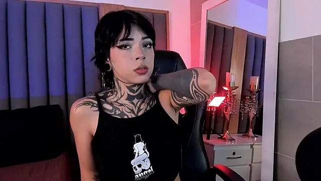 misstomie  online show from February 10, 3:27 pm