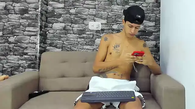 gustavo saaled19  online show from December 20, 6:59 pm