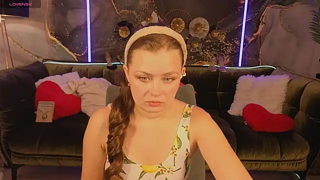 RedDoll  online show from September 12, 7:36 pm