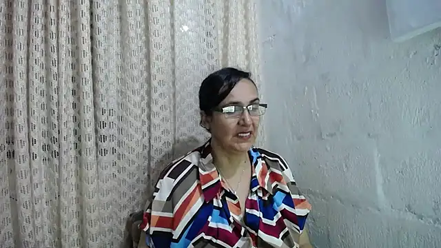 gabbyparker  online show from November 16, 11:10 pm